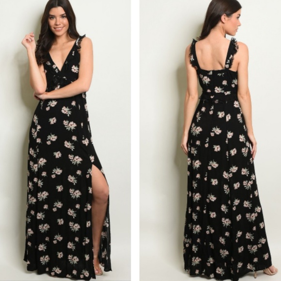 Dresses & Skirts - Floral Maxi Dress